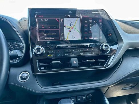 Used 2020 Toyota Highlander Limited image 32