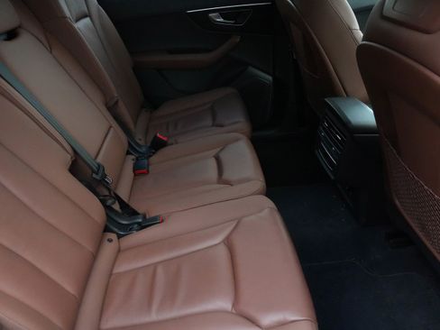 Used 2021 Audi Q7 2.0T Premium w/ Convenience Package image 34