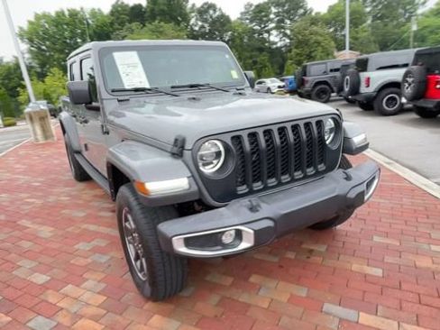 Used 2022 Jeep Gladiator Overland w/ Popular Equipment Package AWD/4WD image 3