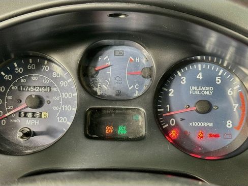 Used 1997 Toyota RAV4 2WD 4-Door w/ Upgrade Pkg w/ Tilt Wheel image 14