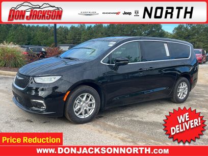 New 2026 Chrysler Pacifica Select