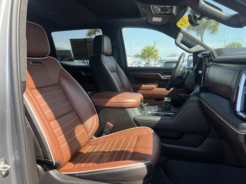 Used 2024 GMC Sierra 1500 Denali Ultimate image 31