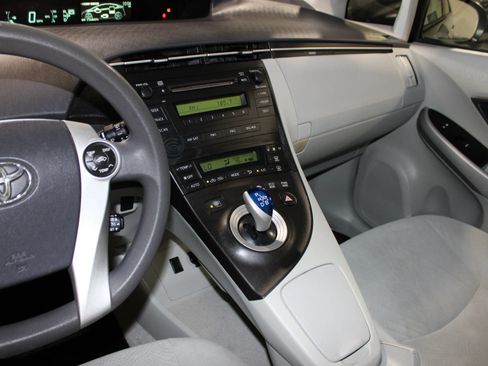 Used 2010 Toyota Prius Two FWD image 16