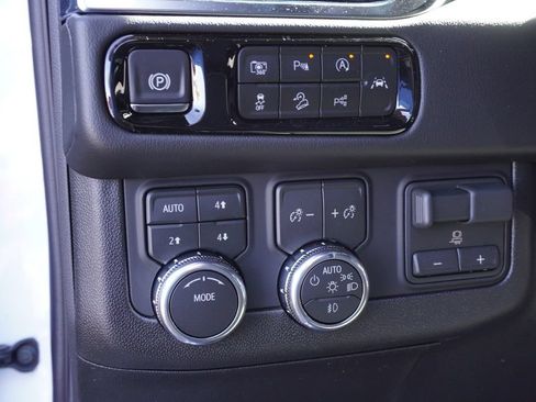 New 2026 GMC Yukon XL Elevation AWD/4WD image 20