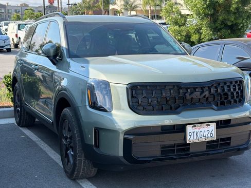 Used 2025 Kia Telluride AWD image 2