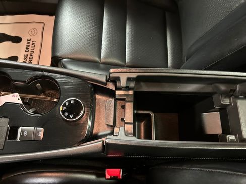 Used 2022 Nissan Rogue SV w/ SV Premium Package image 19