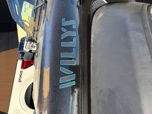 Used 2023 Jeep Wrangler Unlimited image 9