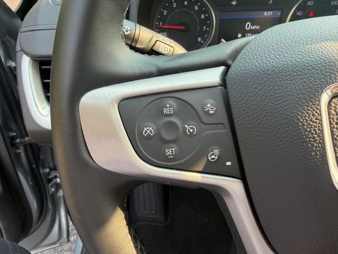 Used 2024 GMC Terrain SLT AWD/4WD image 32