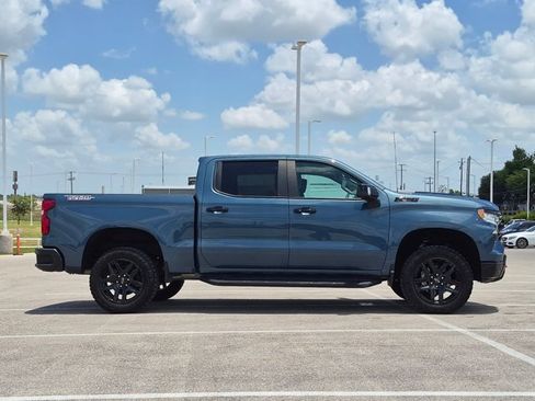 Used 2024 Chevrolet Silverado 1500 LT Trail Boss w/ Convenience Package II AWD/4WD image 4