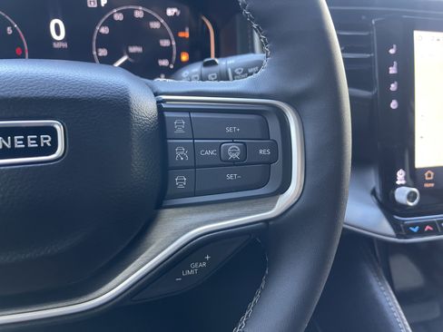 New 2026 Jeep Grand Wagoneer L Limited AWD/4WD image 35