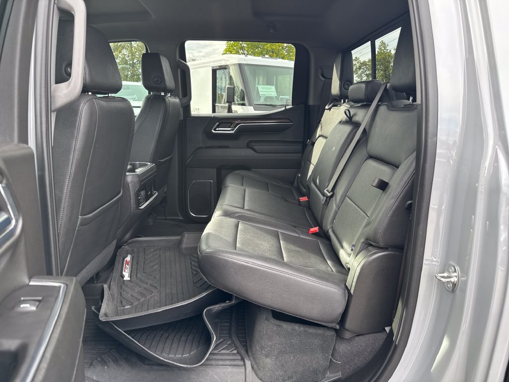 Used 2024 Chevrolet Silverado 1500 LT Trail Boss w/ LT Trail Boss Premium Package AWD/4WD image 23