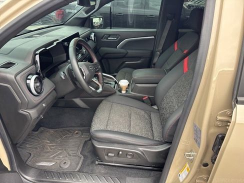 Used 2023 Chevrolet Colorado Z71 w/ Z71 Convenience Package 2 image 24