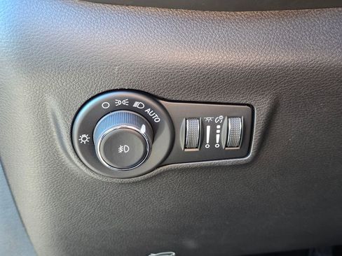 New 2026 Jeep Compass Latitude image 13