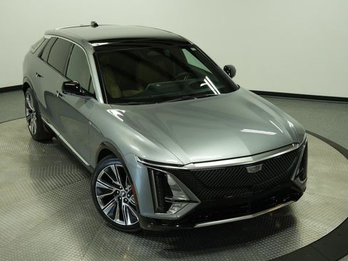 Used 2026 Cadillac Lyriq Signature Luxury w/ Nappa Leather Package AWD/4WD image 50