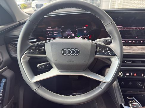 Used 2025 Audi Q5 Premium Plus w/ Premium Plus AWD/4WD image 15