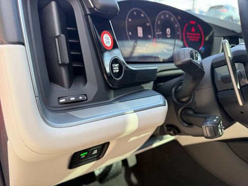 Certified 2025 Porsche Cayenne Coupe image 23