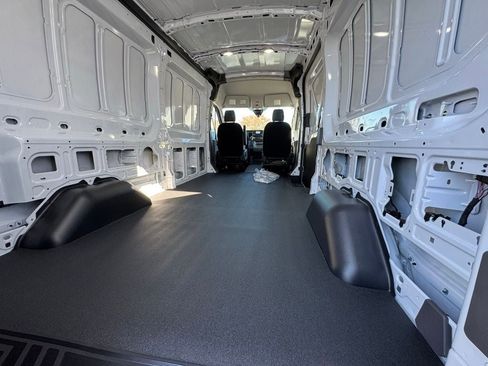 New 2025 Ford Transit 250 148 Medium Roof image 7