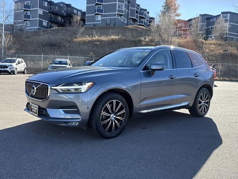 Used 2019 Volvo XC60 T5 Inscription image 3