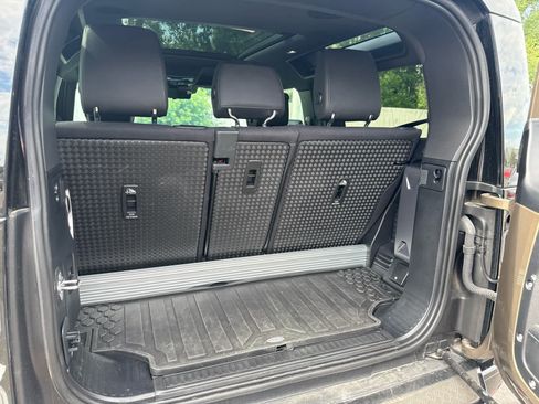 Used 2023 Land Rover Defender 90 X AWD/4WD image 10