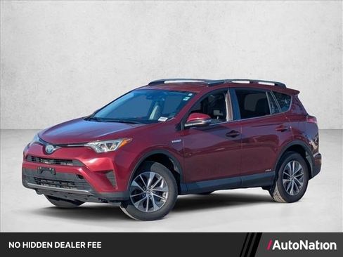 Used 2018 Toyota RAV4 LE AWD/4WD image 1