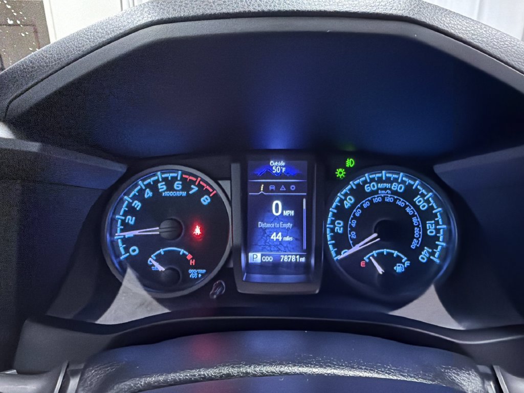 Used 2020 Toyota Tacoma TRD Off-Road w/ Technology Package AWD/4WD image 11