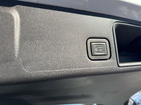 Used 2024 GMC Terrain SLT image 56