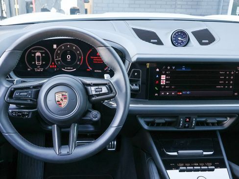 Certified 2026 Porsche Cayenne S AWD/4WD image 19