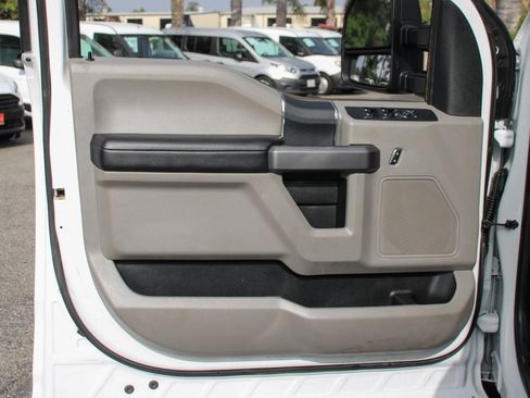 Used 2018 Ford F350 XLT image 15