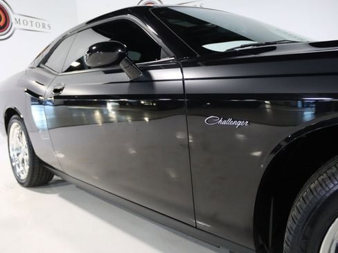 Used 2009 Dodge Challenger R/T image 10