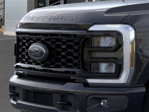 New 2026 Ford F250 Lariat w/ Black Appearance Package image 17