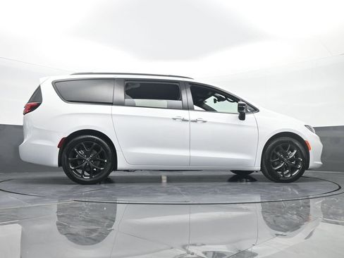 New 2026 Chrysler Pacifica Limited w/ S Appearance Package image 56