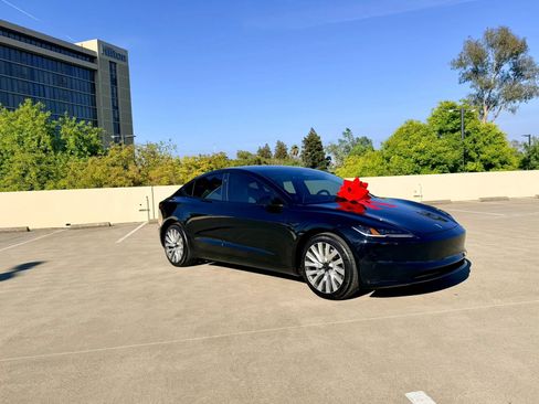Used 2024 Tesla Model 3 Standard Range RWD image 2