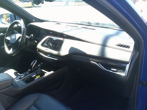 Used 2021 Cadillac XT4 Sport w/ Cold Weather Package AWD/4WD image 30