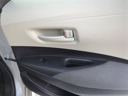 Used 2025 Toyota Corolla LE FWD image 18