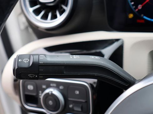 Used 2022 Mercedes-Benz A 220 4MATIC image 34