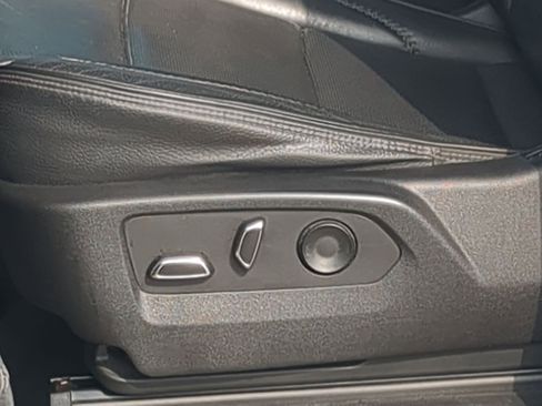 Used 2022 GMC Yukon XL Denali image 13