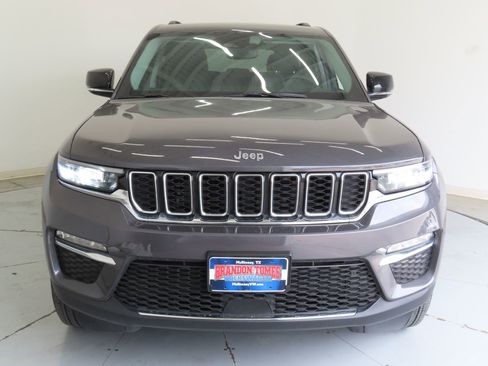 Used 2024 Jeep Grand Cherokee Limited image 10