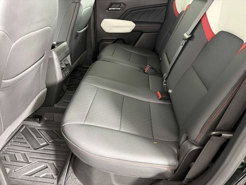 Certified 2024 GMC Canyon AT4X w/ AT4X AEV Edition AWD/4WD image 19
