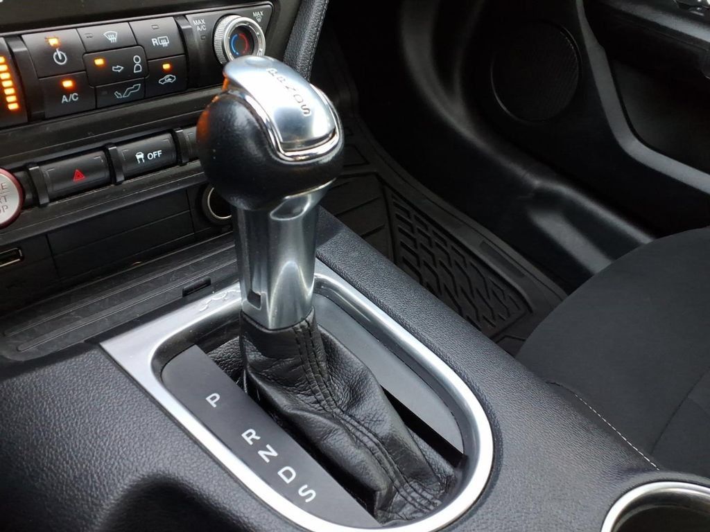 Used 2020 Ford Mustang Coupe RWD image 17