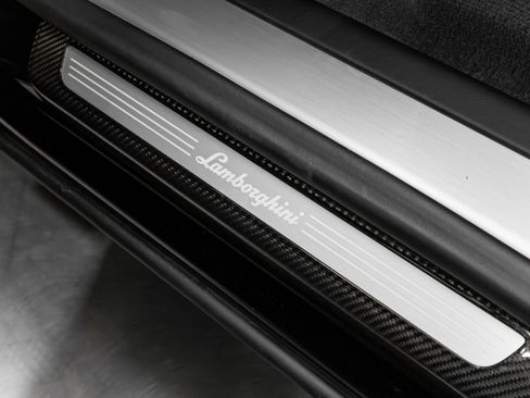 Used 2022 Lamborghini Urus image 65