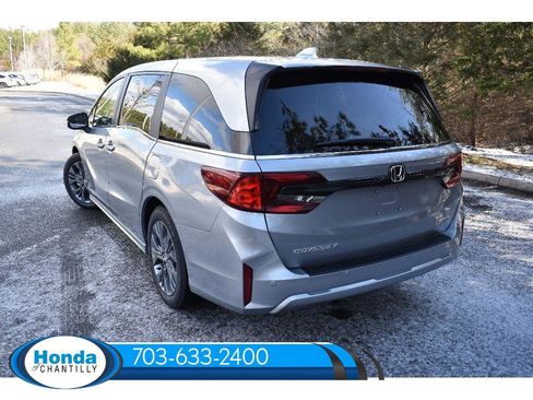 New 2026 Honda Odyssey Touring image 5