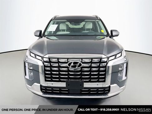 Used 2025 Hyundai Palisade Calligraphy AWD/4WD image 2