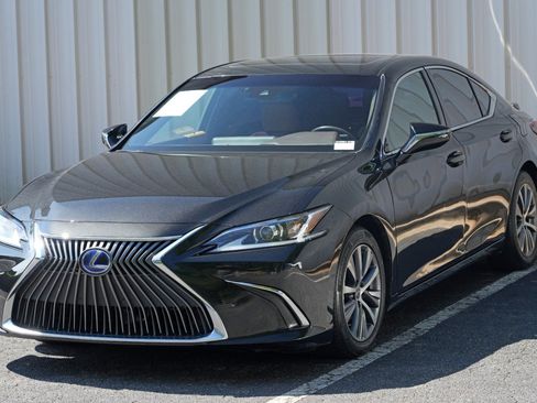 Used 2021 Lexus ES 300h w/ Accessory Package 2 FWD image 42