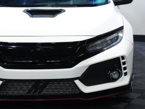 Used 2018 Honda Civic Type R image 10