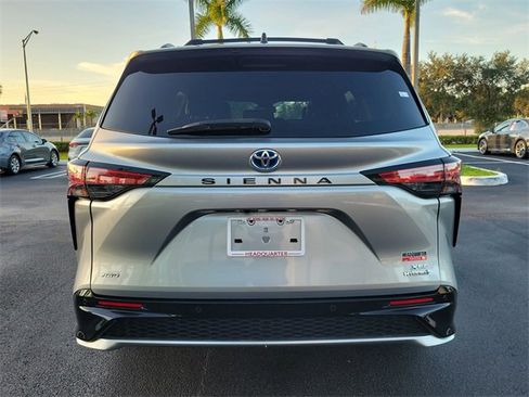 Used 2023 Toyota Sienna XSE image 9