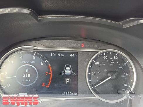 Used 2023 Nissan Versa SV image 5