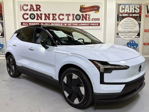 Used 2025 Volvo EX30 Ultra w/ Climate Package AWD/4WD image 2