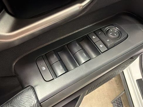 Used 2025 Toyota Tacoma TRD Sport RWD image 12