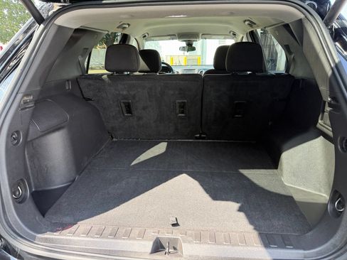 Used 2024 Chevrolet Equinox LT FWD image 34