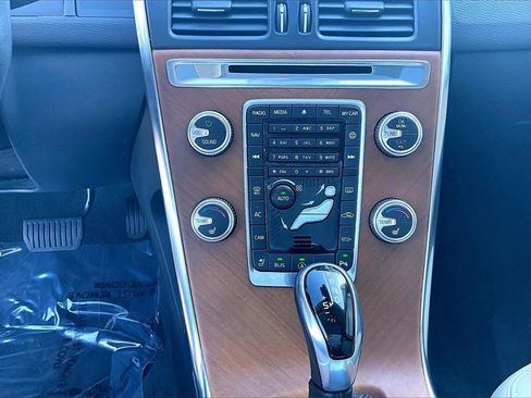 Used 2017 Volvo XC60 T5 Inscription w/ Preferred Option Package image 14